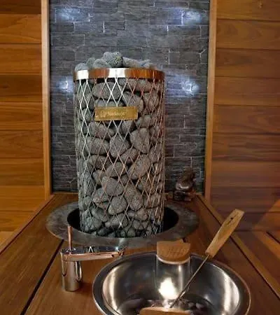 Aurora, Big House With Warmed Outside Pool And Jacuzzi * Masku